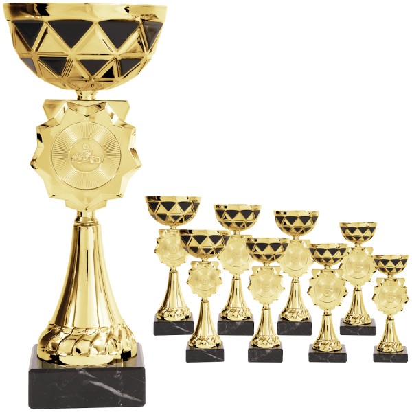 Goldene Pokalserie mit dekorativen Dreiecken (Artikel 8500 o.D.)